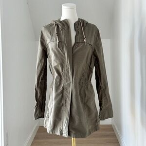 Eddie Bauer Green Utility Jacket with Relaxed Fit and Standing Collar